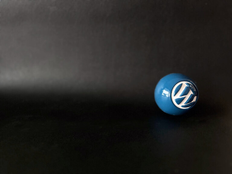 WordPress Blue Ball Wallpaper Collection: Single ball and black background (2)